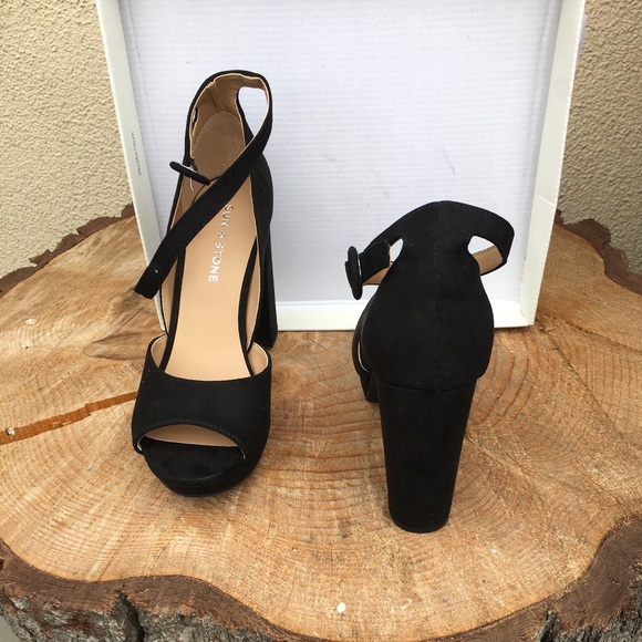 Ne heels - Picture 2 of 4